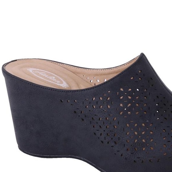 Size 10 Italina Black Cut Out Wedge Scoop Platform Sandal - Picture 2 of 3